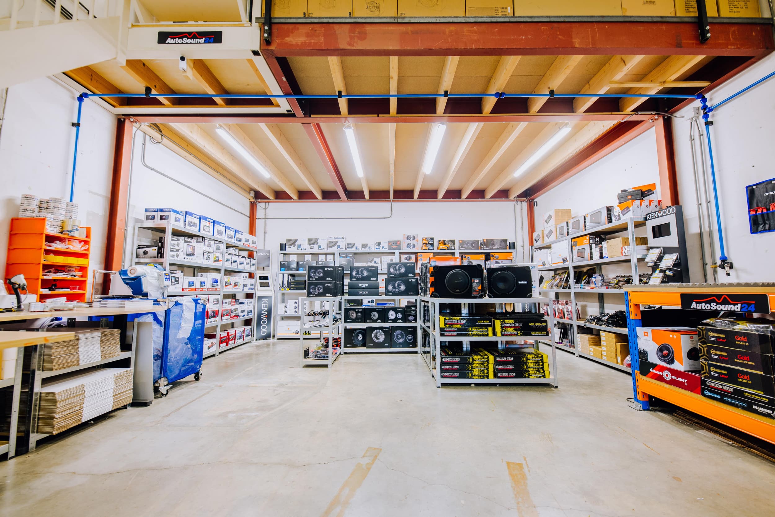 AutoSound24 showroom Obdam